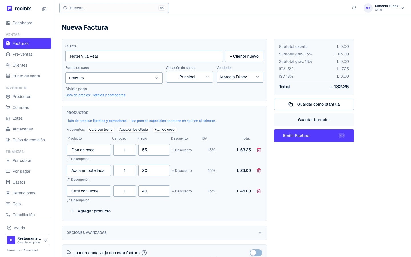Factura en preparación en Recibix con el cliente elegido, tres productos y el total con ISV